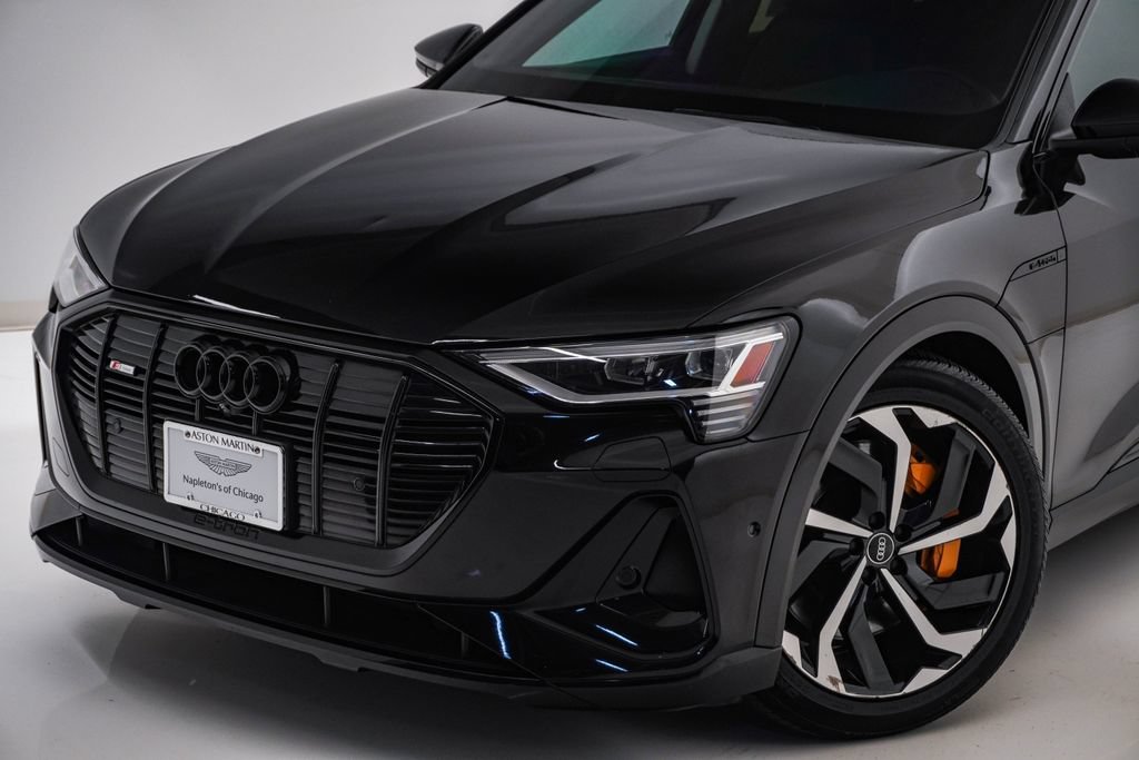 Used 2022 Audi e-tron Premium Plus w/ Premium Plus Package AWD/4WD image 4