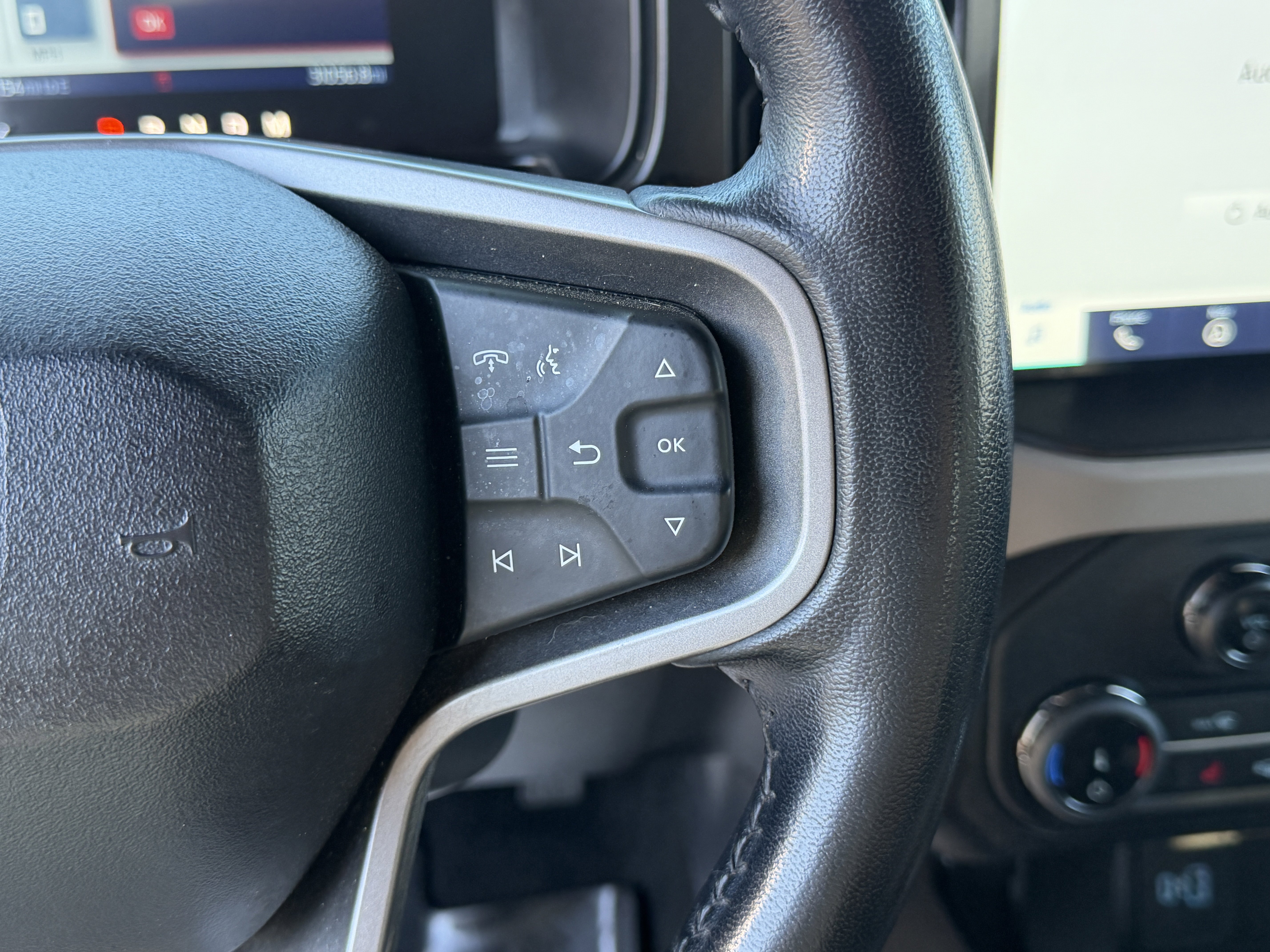 Used 2022 Ford Bronco Wildtrak image 15