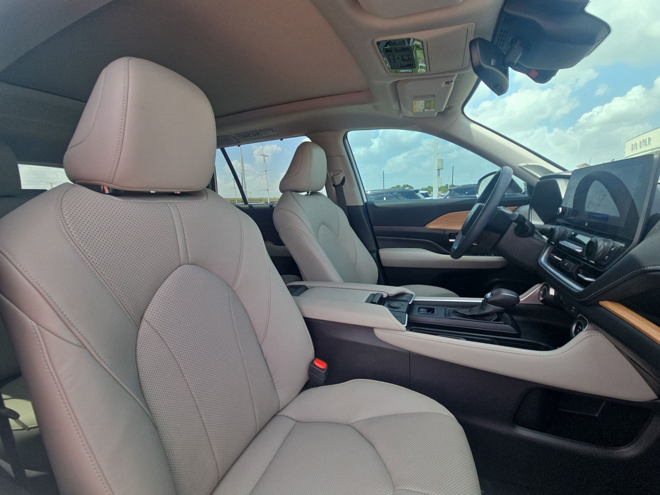 Used 2025 Toyota Grand Highlander FWD image 32