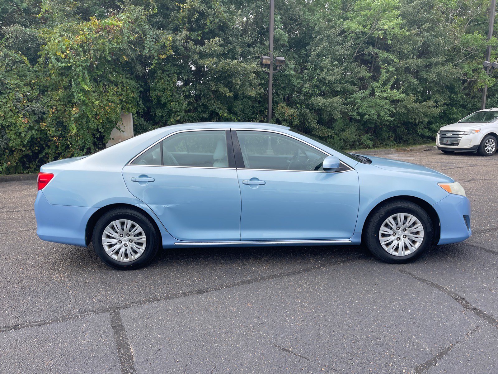 Used 2013 Toyota Camry LE FWD image 21