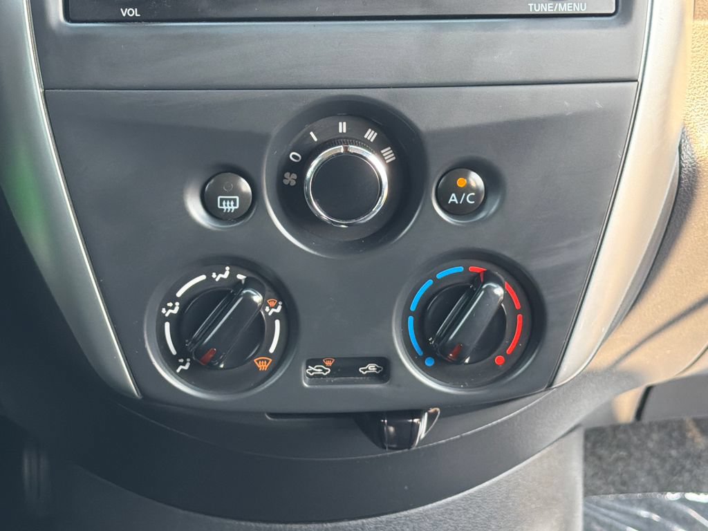 Used 2016 Nissan Versa SV w/ SV Appearance Package FWD image 15