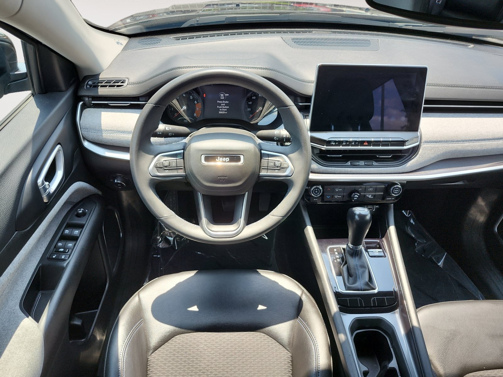 Used 2022 Jeep Compass Latitude FWD image 11
