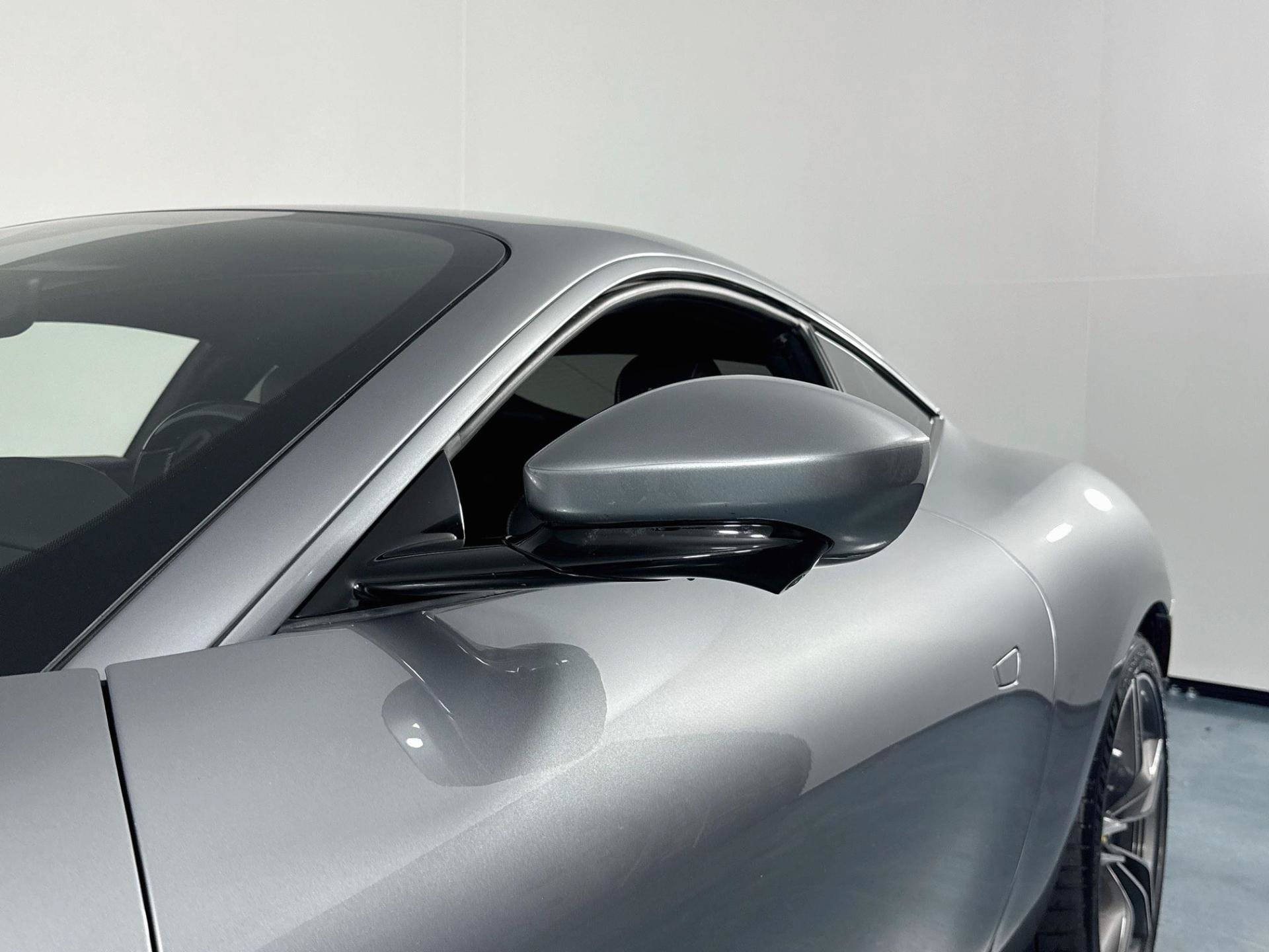 Used 2021 Ferrari Roma RWD image 46