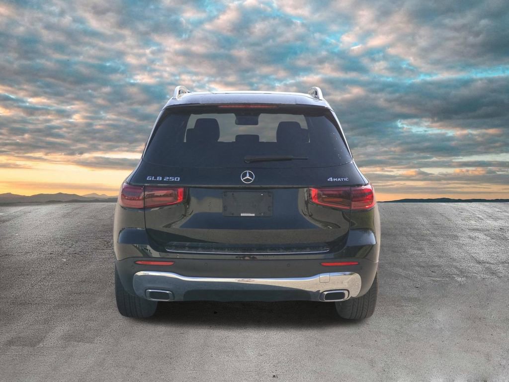 Used 2024 Mercedes-Benz GLB 250 4MATIC image 10