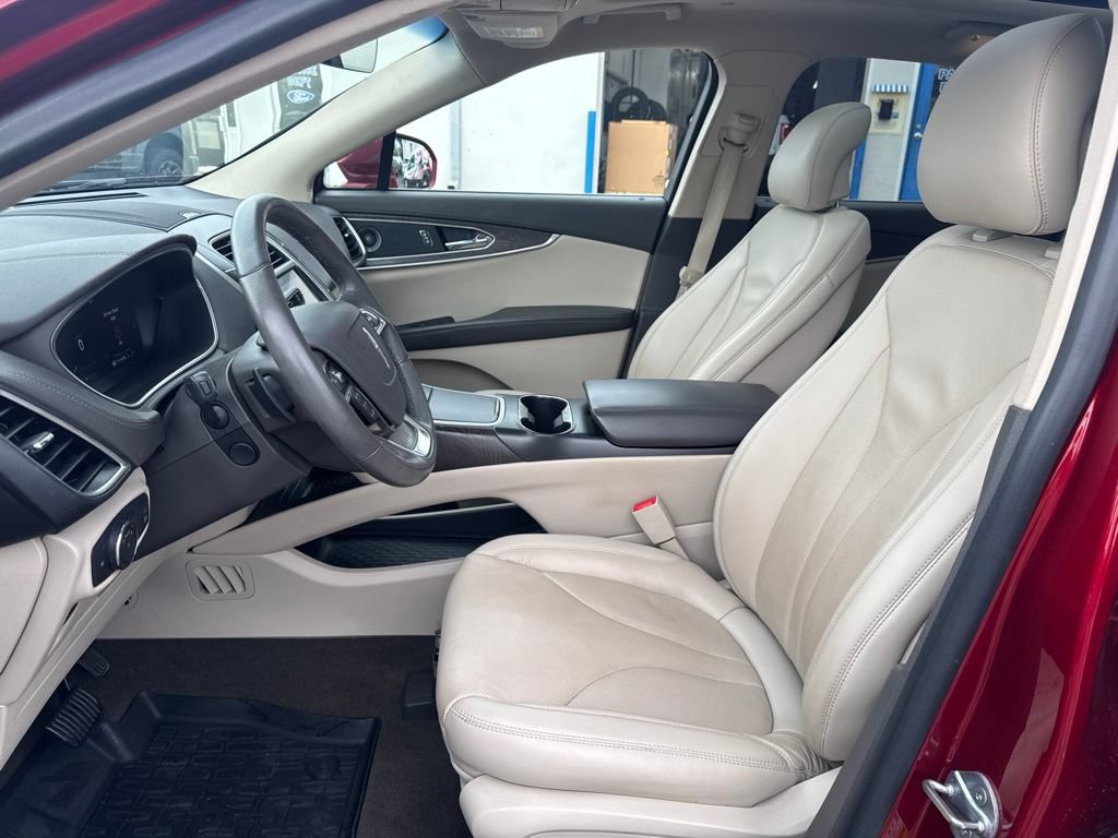 Used 2019 Lincoln Nautilus Reserve w/ Driver Assistance Package FWD image 11