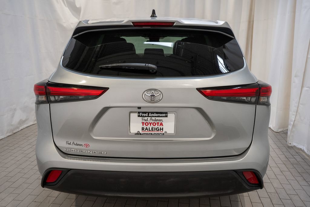 Used 2023 Toyota Highlander L image 7