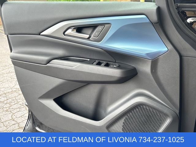 Certified 2024 Chevrolet Equinox EV LT FWD image 21