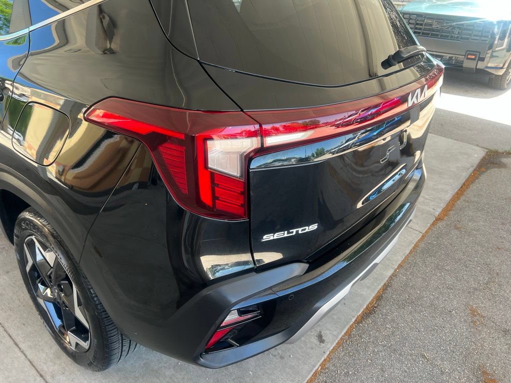 Certified 2025 Kia Seltos EX w/ EX Sunroof Package AWD/4WD image 38
