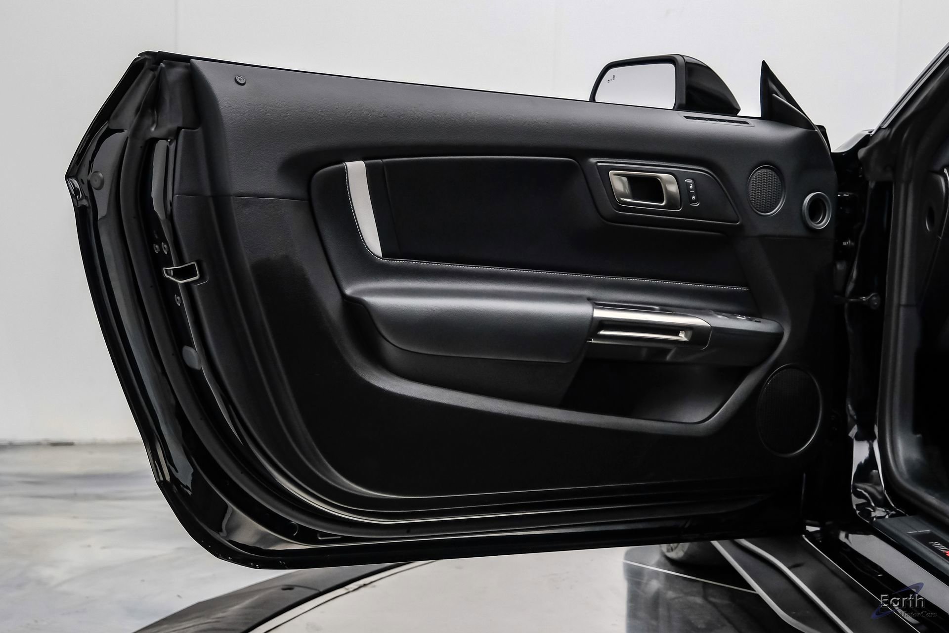 Used 2021 Ford Mustang Shelby GT500 w/ Carbon Fiber Track Pack RWD image 64