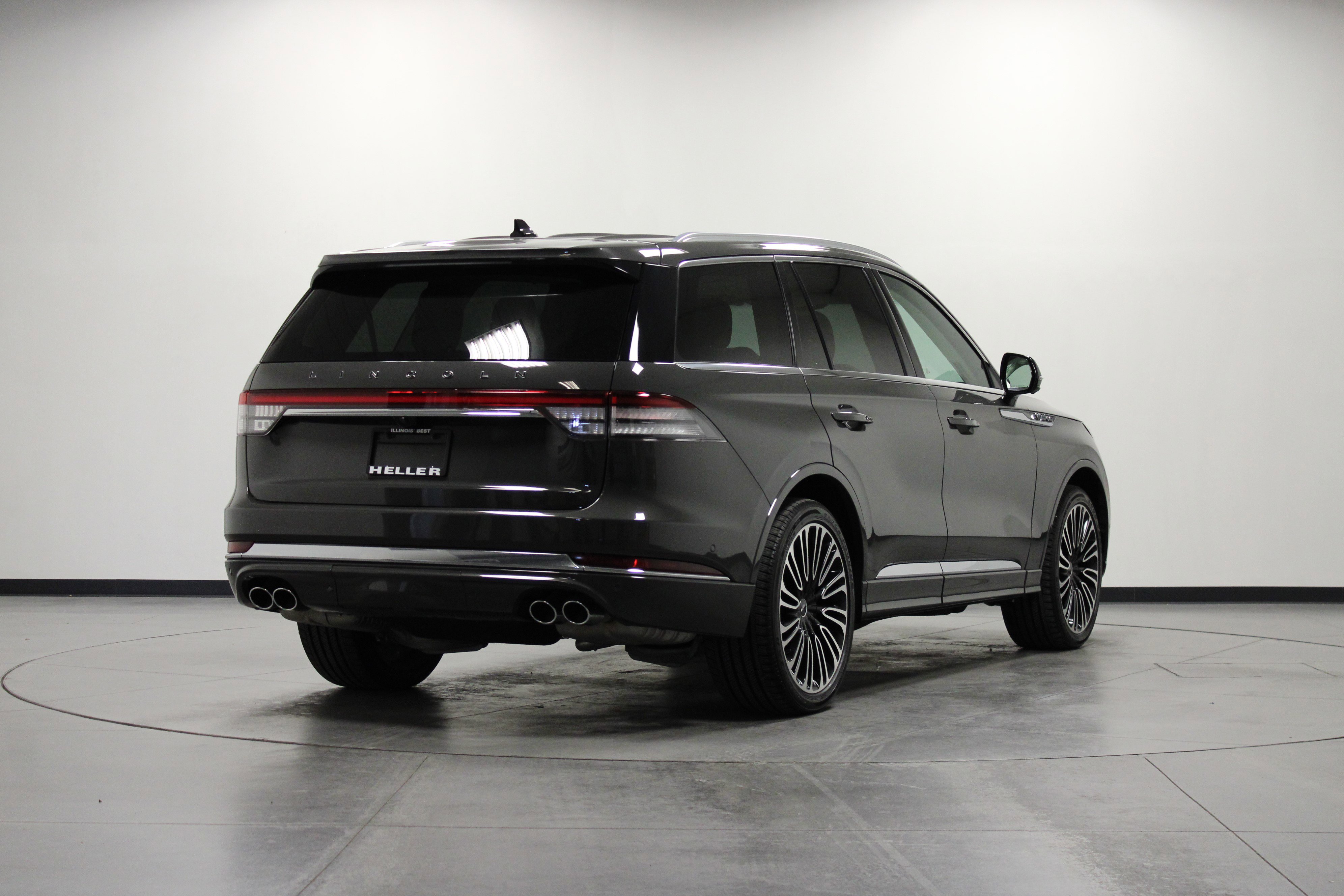 Used 2024 Lincoln Aviator Black Label w/ Dynamic Handling Package image 4