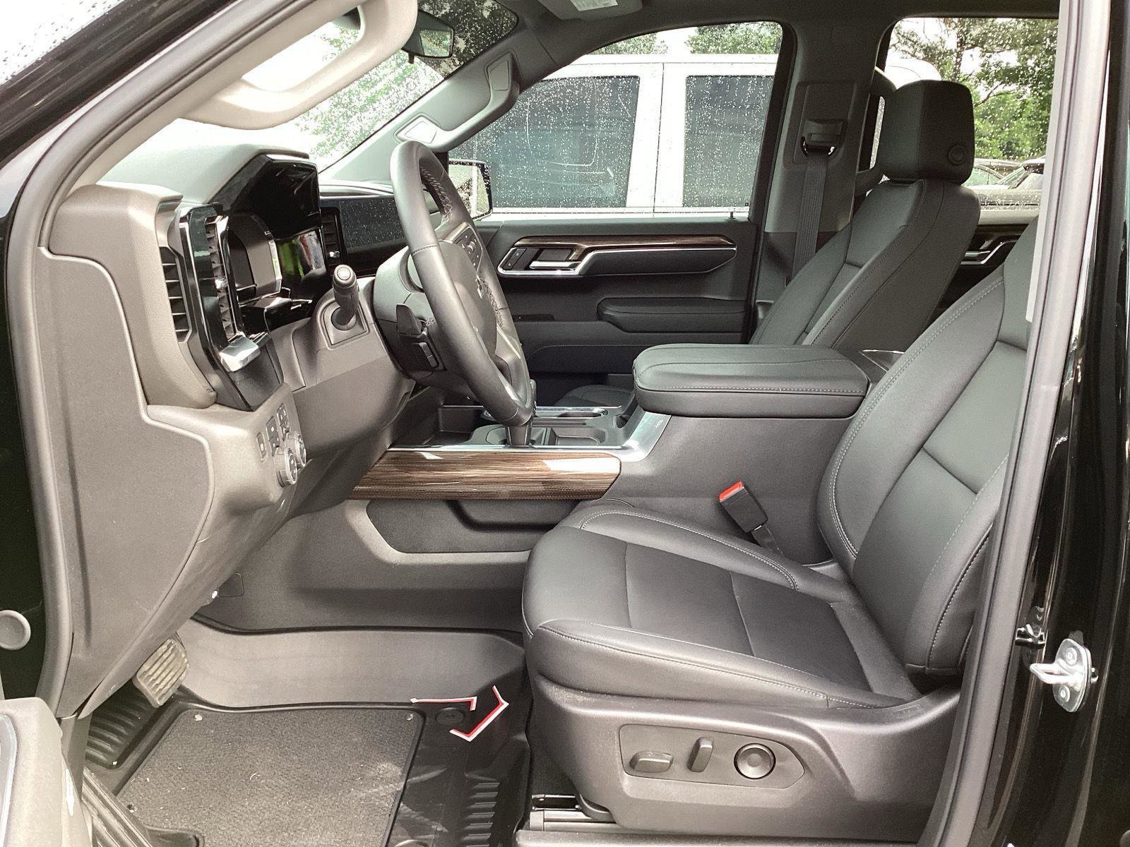 Used 2025 Chevrolet Silverado 1500 RST w/ RST All Star Premium Package AWD/4WD image 9