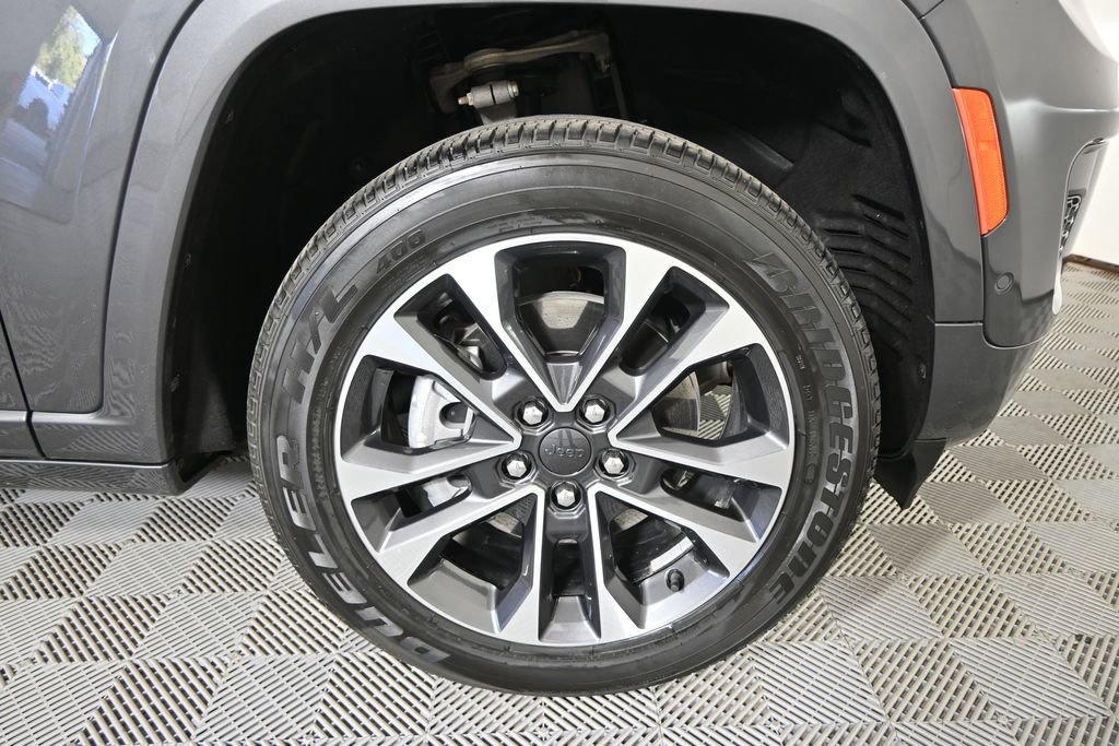 Used 2021 Jeep Grand Cherokee L Overland w/ Luxury Tech Group IV AWD/4WD image 10