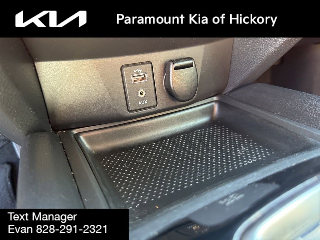 Used 2017 Nissan Rogue SV w/ Sun & Sound Touring Package image 24