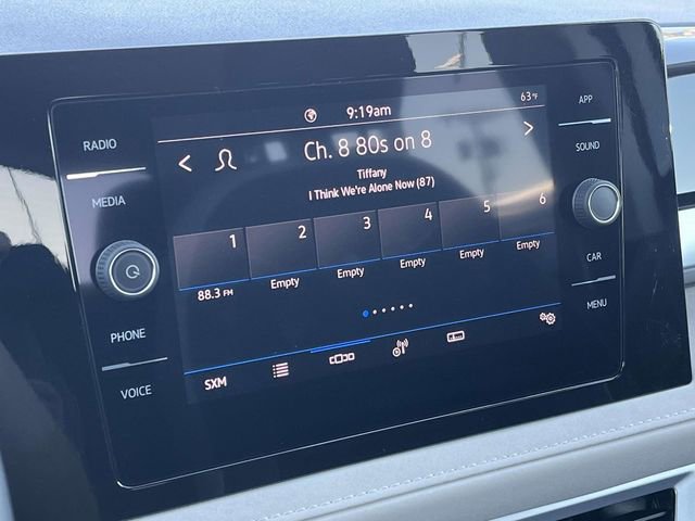 Used 2025 Volkswagen Taos SE image 28