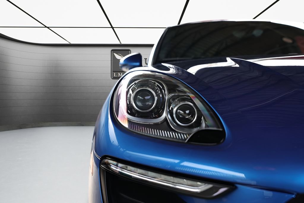 Used 2018 Porsche Macan image 14