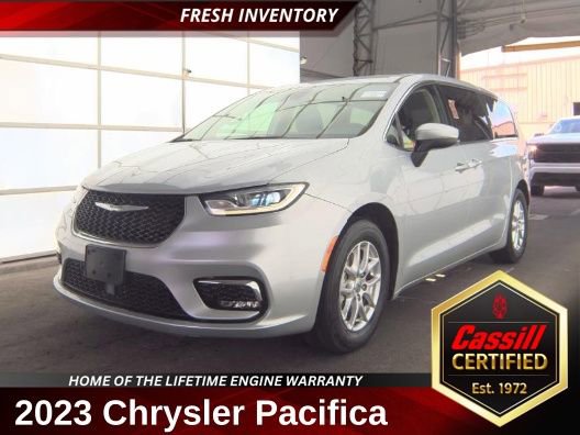 Used 2023 Chrysler Pacifica Touring-L FWD image 1