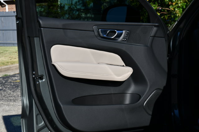New 2027 Volvo XC60 B5 Core AWD/4WD image 10