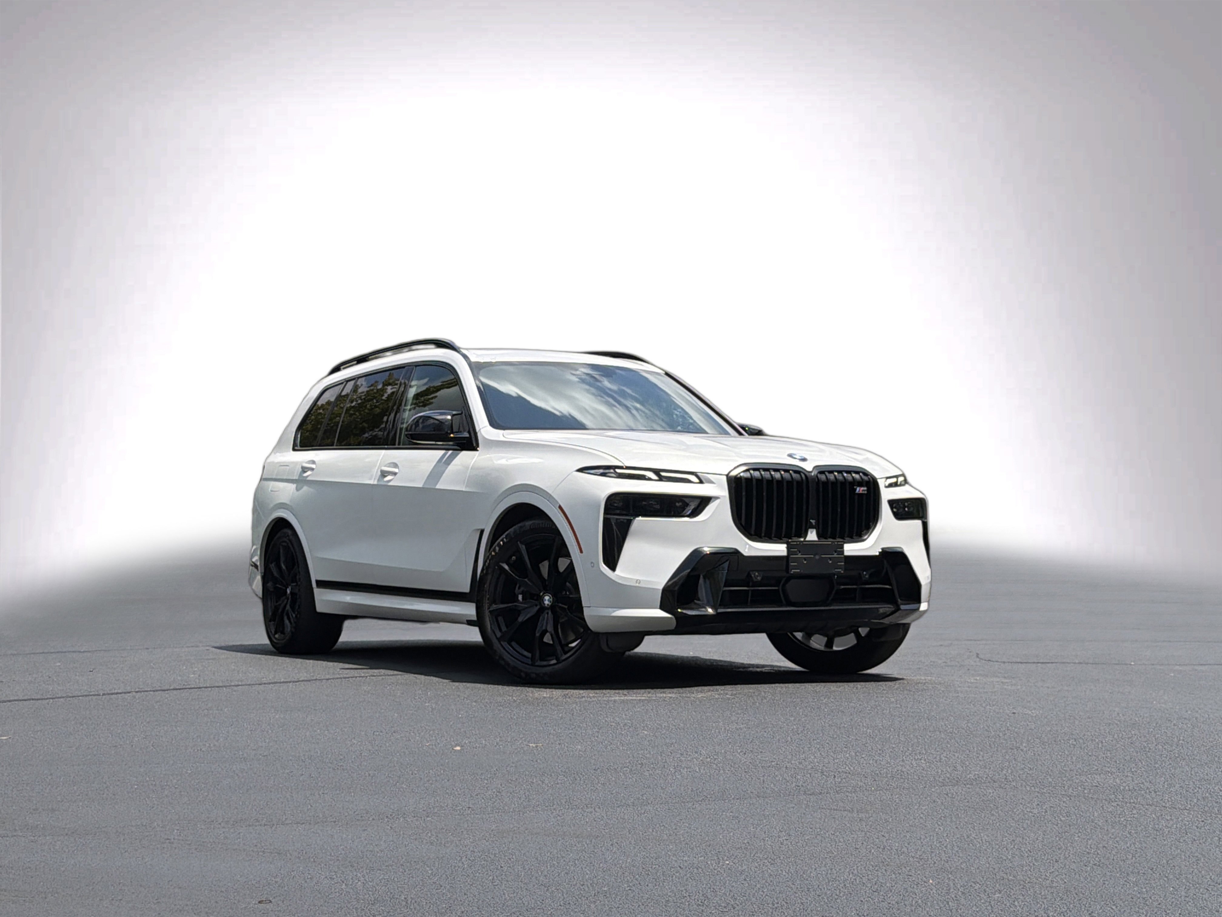 Used 2024 BMW X7 M60i w/ Climate Comfort Package AWD/4WD image 2