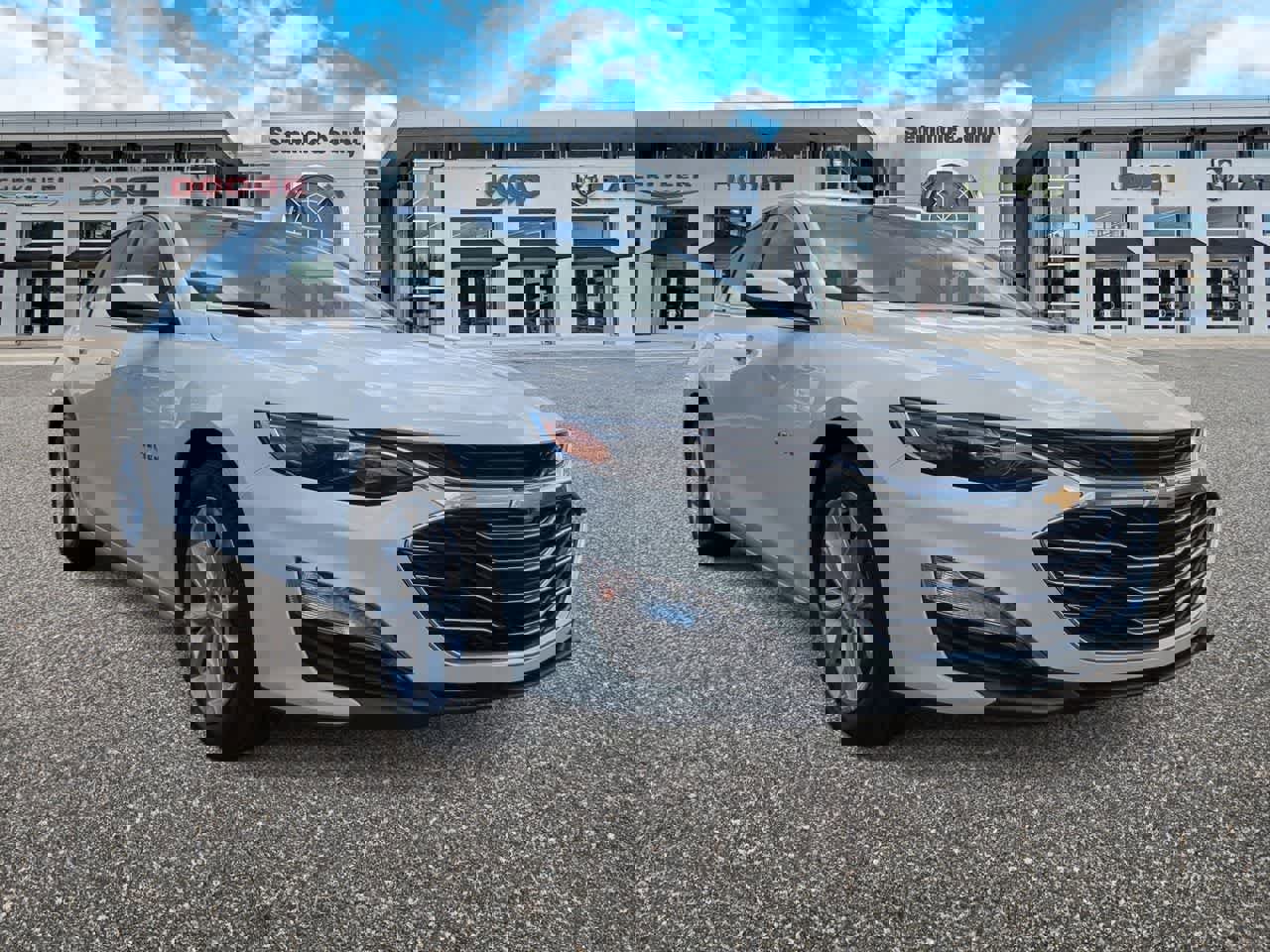 Used 2024 Chevrolet Malibu LT FWD image 2