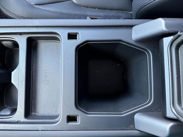 Certified 2024 Land Rover Defender 110 X-Dynamic SE image 22