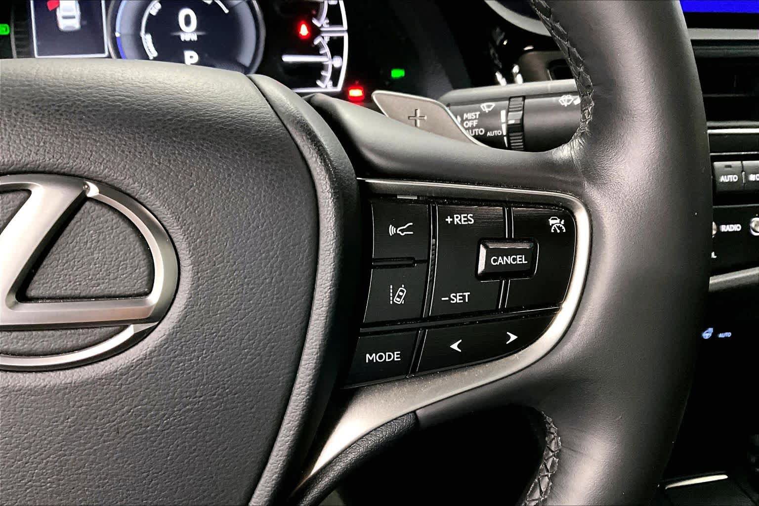 Used 2024 Lexus ES 300h w/ Premium Package FWD image 25