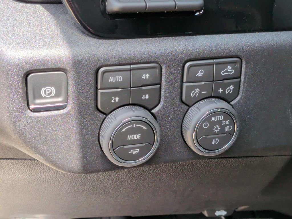 New 2026 Chevrolet Silverado 2500 ZR2 AWD/4WD image 17