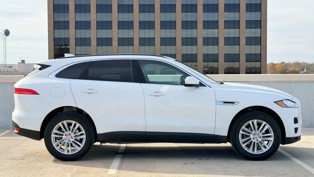 Used 2019 Jaguar F-PACE Prestige image 6