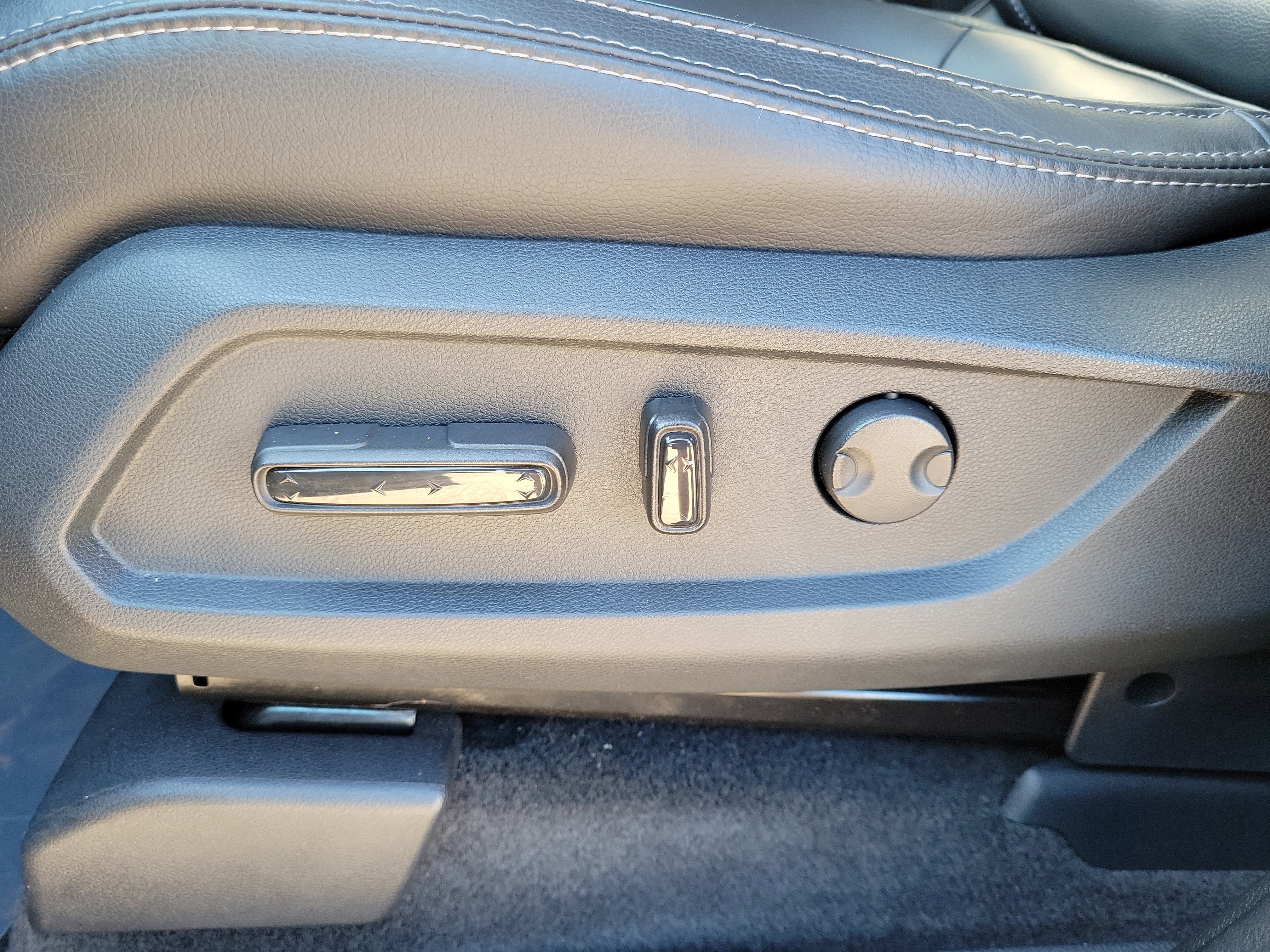 Used 2023 Honda Pilot EX-L image 12