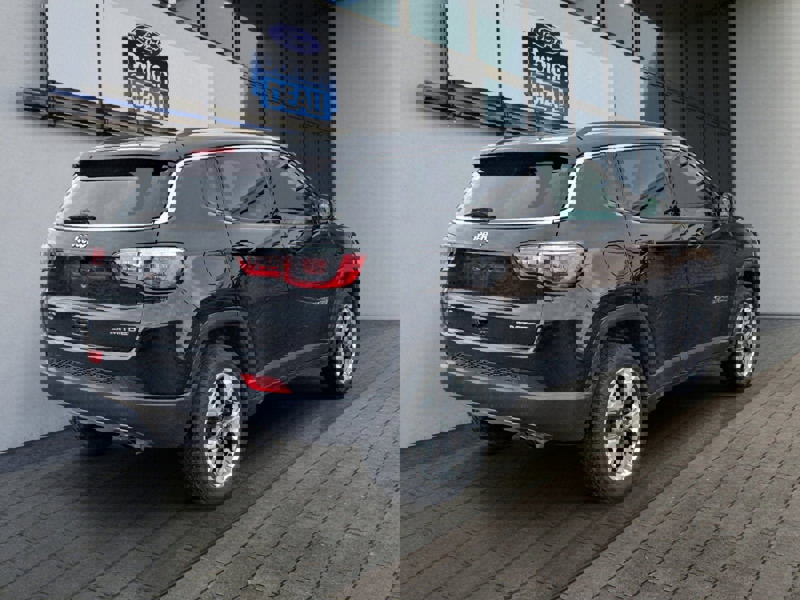 Used 2019 Jeep Compass Limited image 3