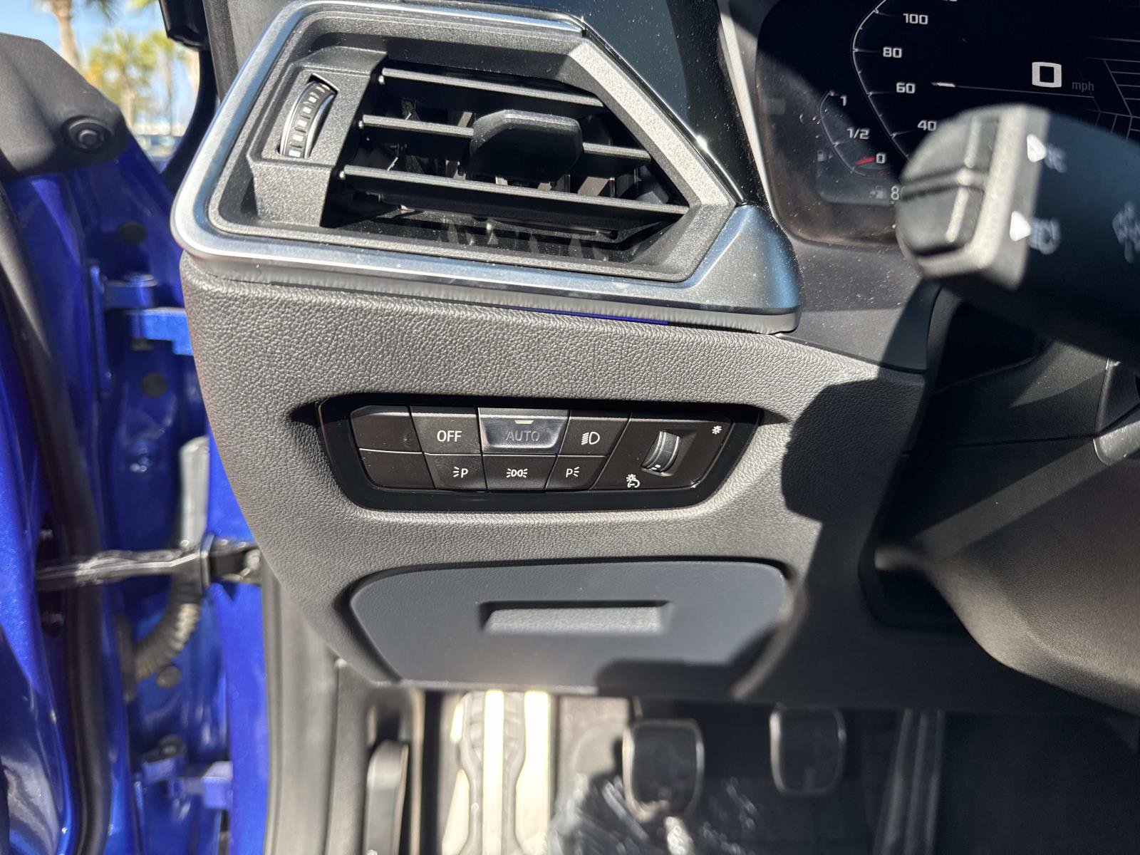 Used 2023 BMW M4 Coupe w/ M Carbon Exterior Package image 25