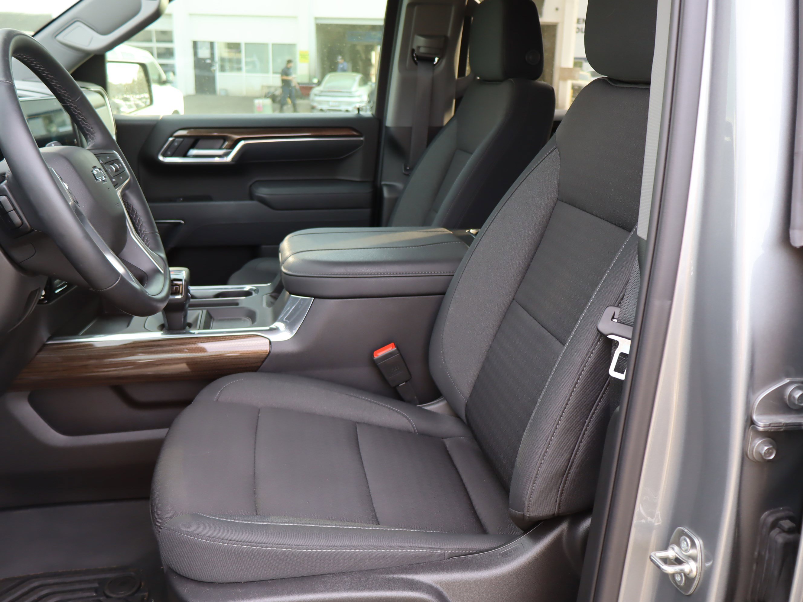 Used 2025 Chevrolet Silverado 1500 LT Trail Boss w/ Convenience Package II image 19