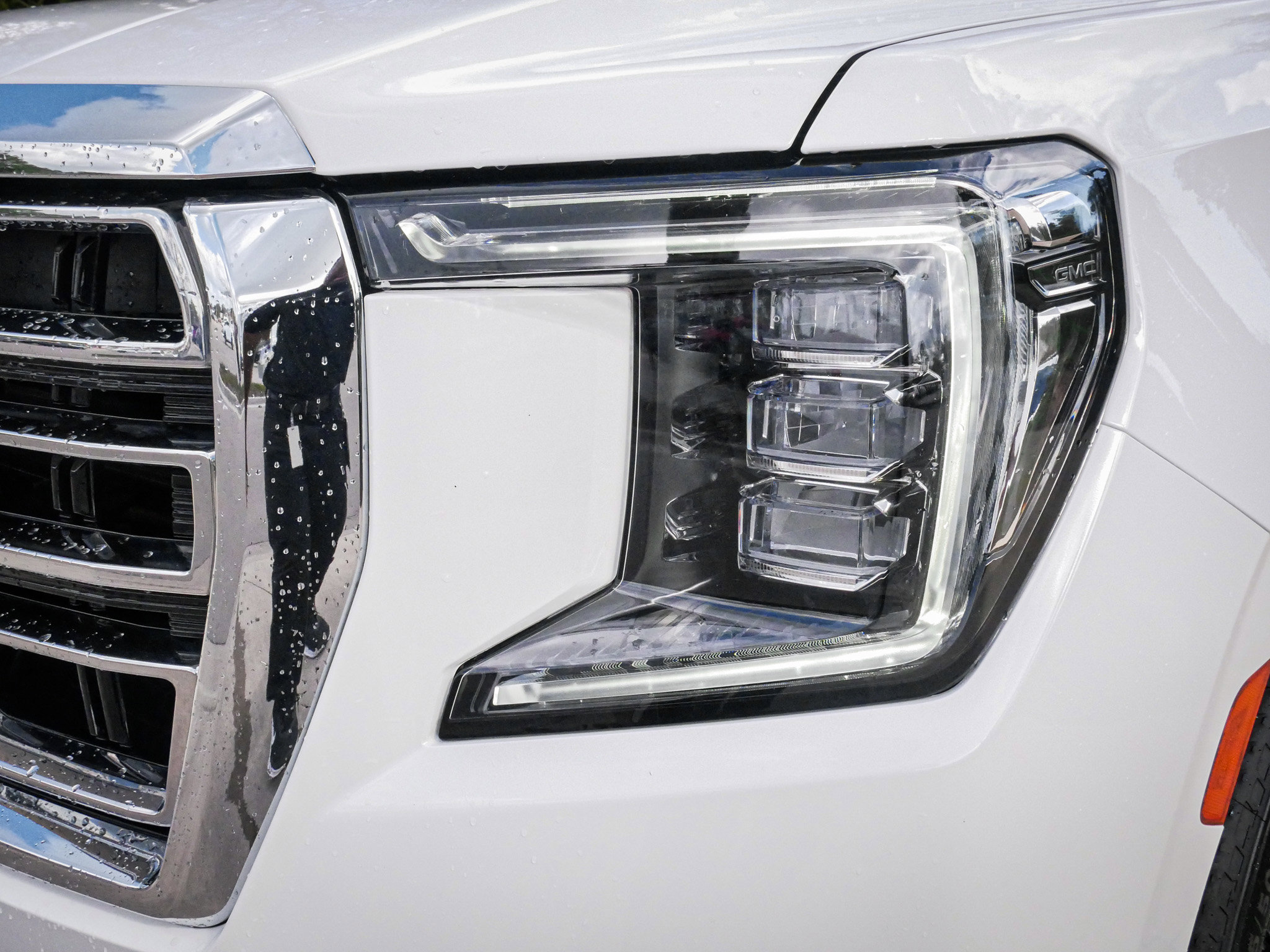 Used 2023 GMC Yukon XL SLT AWD/4WD image 6