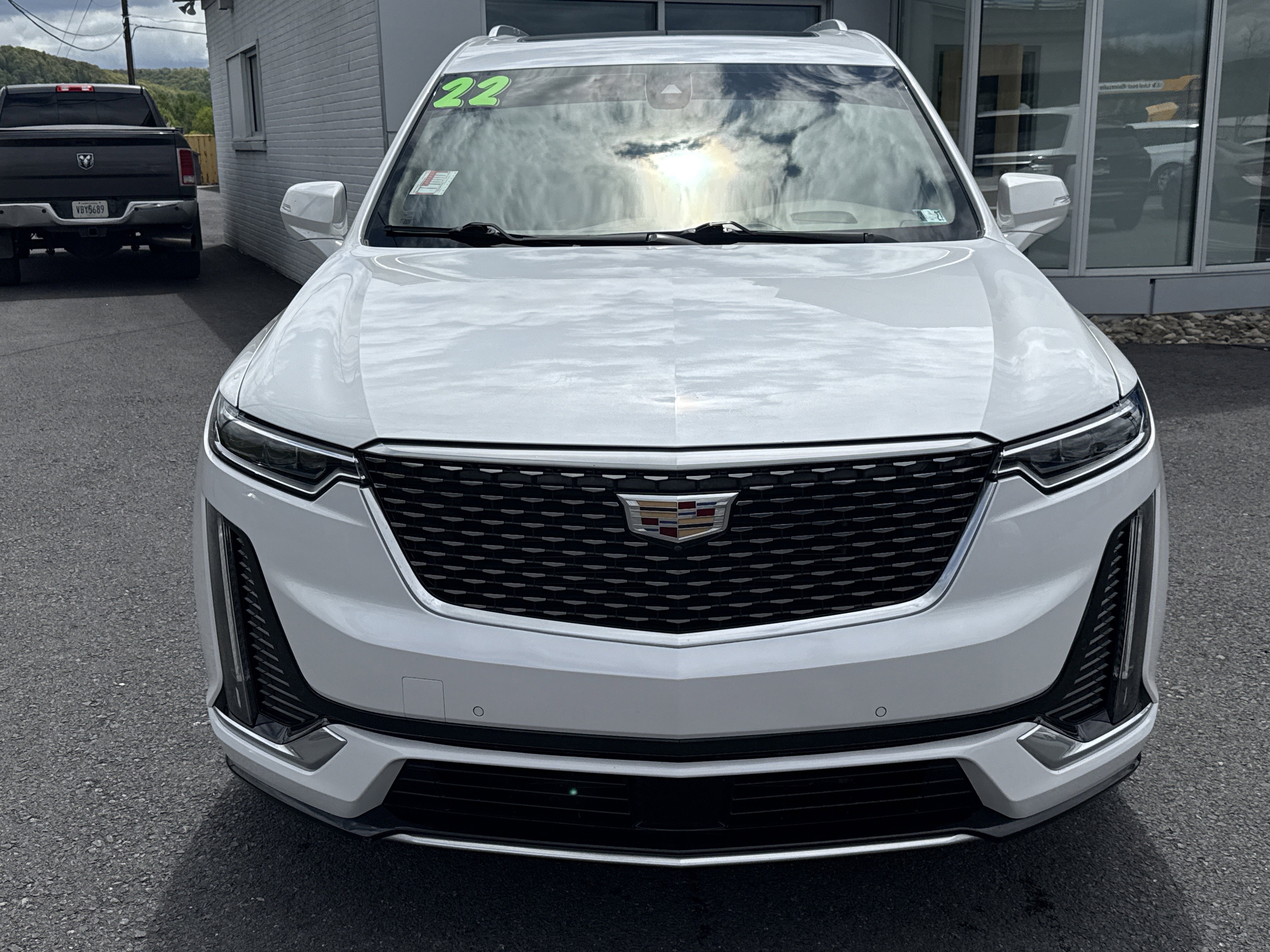 Used 2022 Cadillac XT6 Premium Luxury w/ Platinum Package AWD/4WD image 8