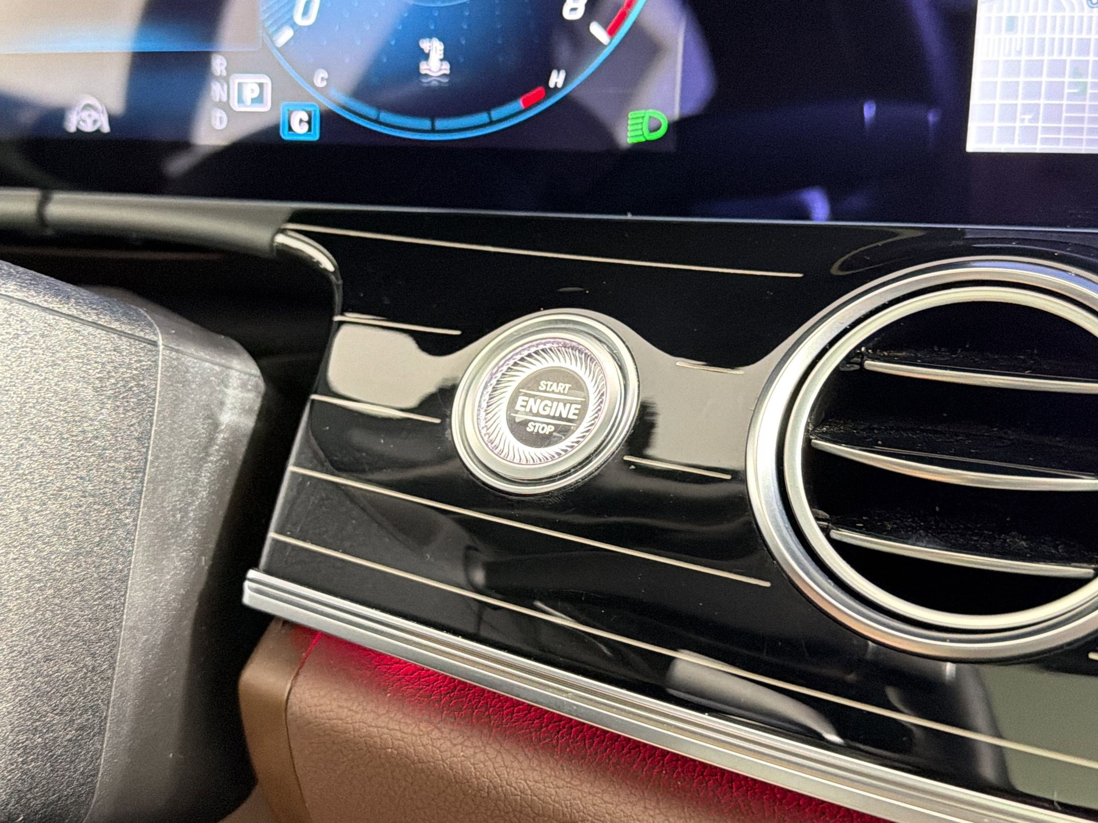 Used 2023 Mercedes-Benz E 350 4MATIC Sedan image 19