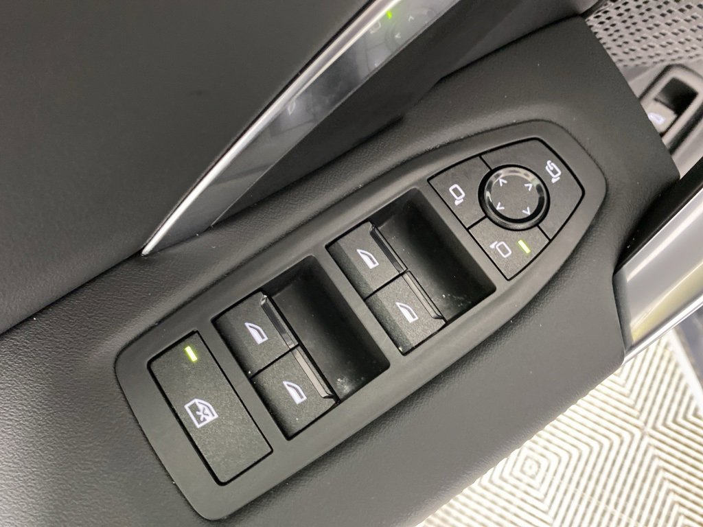 Used 2026 BMW X1 xDrive28i w/ Technology Package image 10