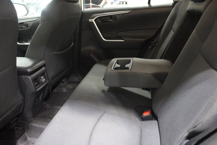 Used 2021 Toyota RAV4 LE image 49