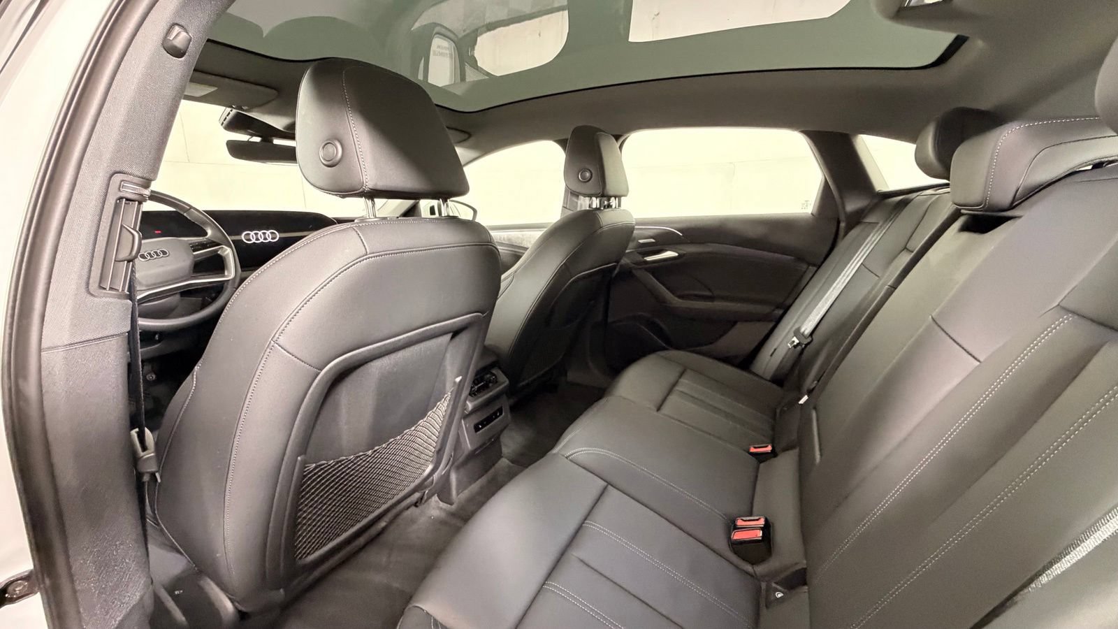 Used 2025 Audi A6 e-tron Premium Plus w/ Premium Plus AWD/4WD image 17