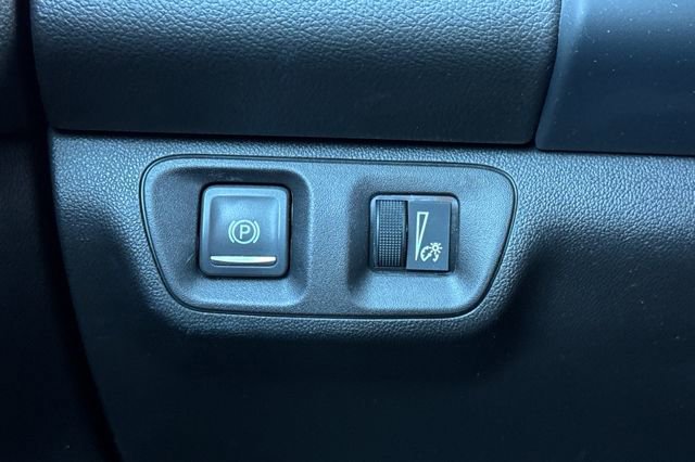 Used 2023 GMC Acadia SLE image 44