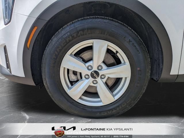 Certified 2025 Kia Sorento LX FWD image 32