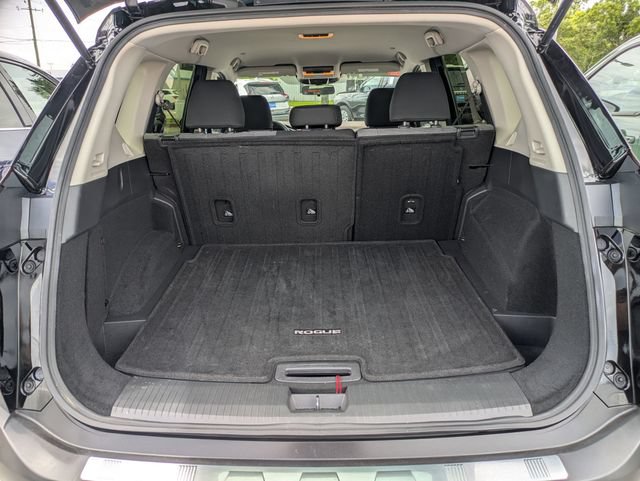 Used 2023 Nissan Rogue SV FWD image 25