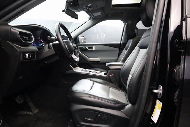 Used 2023 Ford Explorer XLT w/ Equipment Group 202A image 11