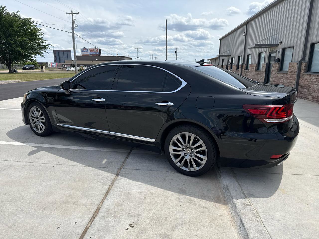 Used 2013 Lexus LS 460 L w/ Preferred Accessory Package RWD image 14