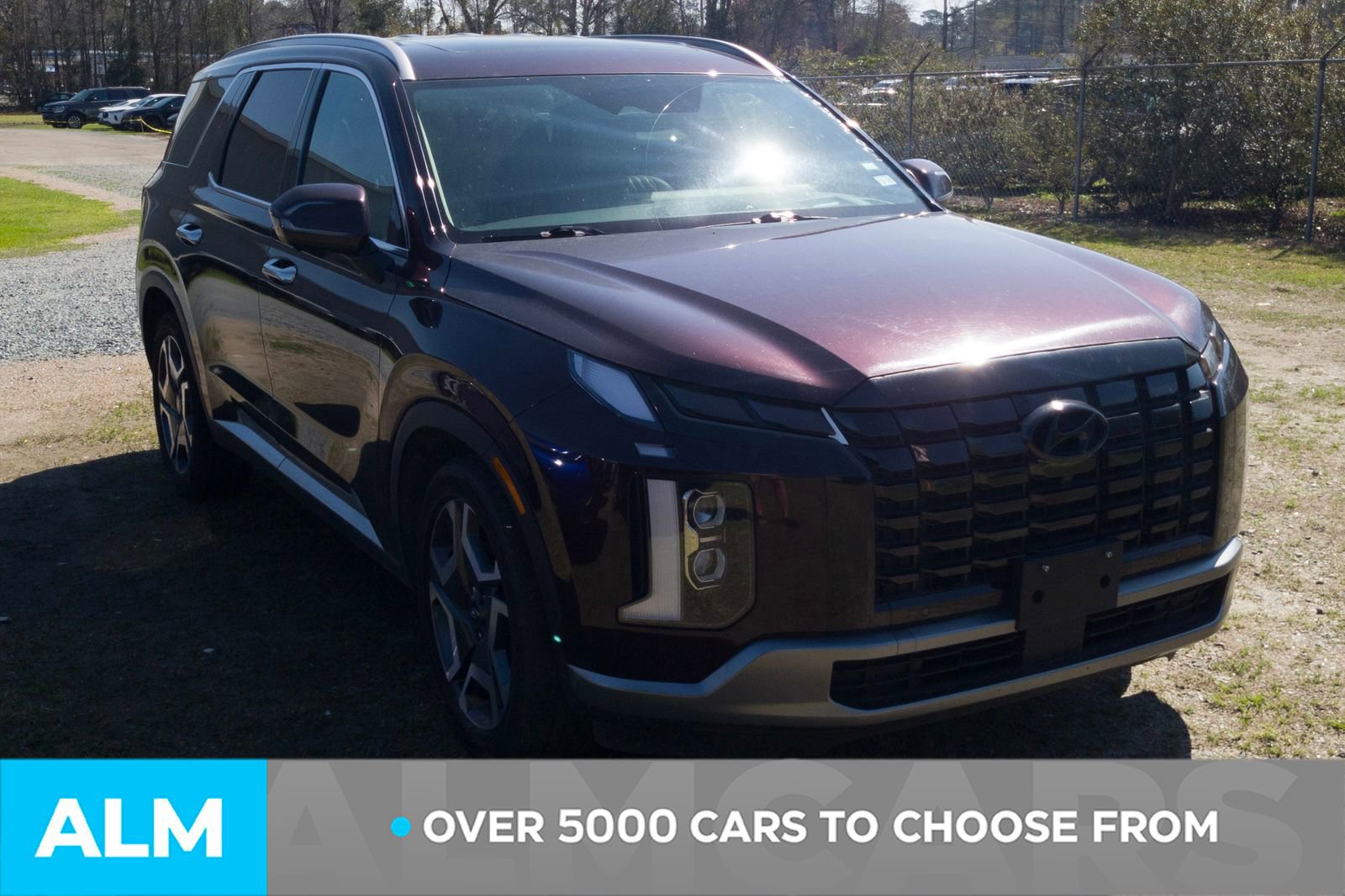 Used 2024 Hyundai Palisade Limited FWD image 3