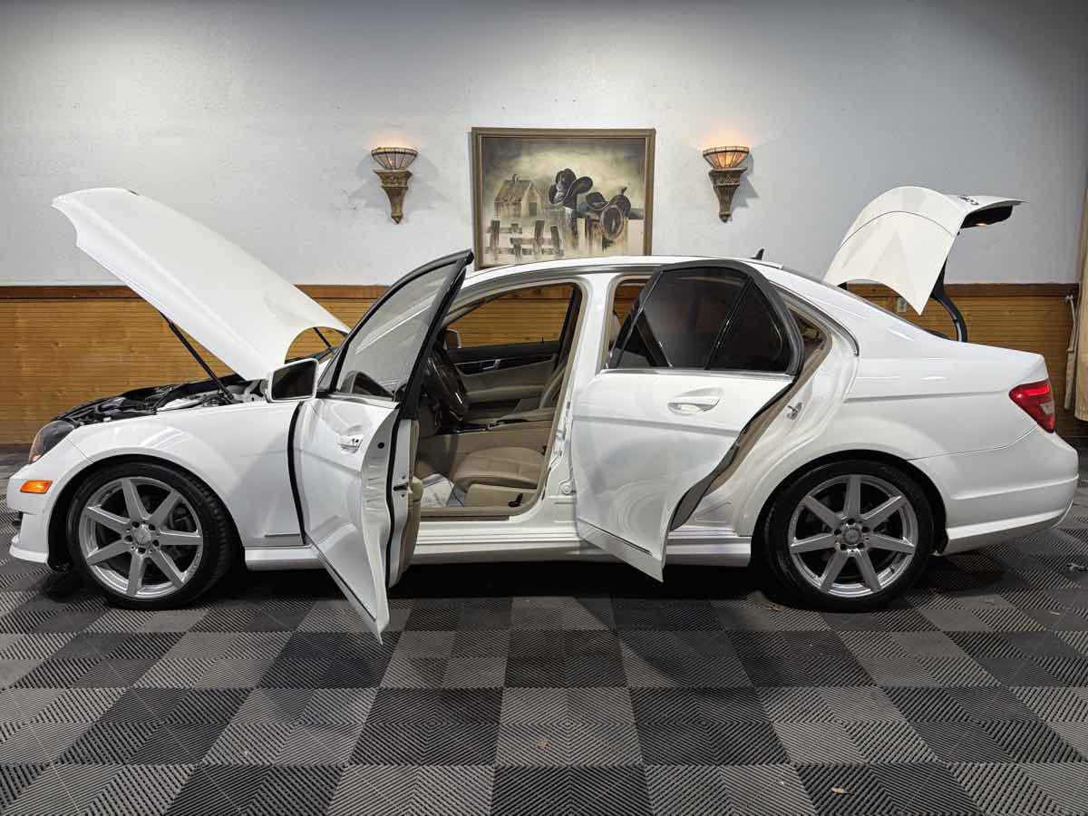 Used 2014 Mercedes-Benz C 250 Sedan w/ 18" AMG 7-Spoke Alloy Package image 12