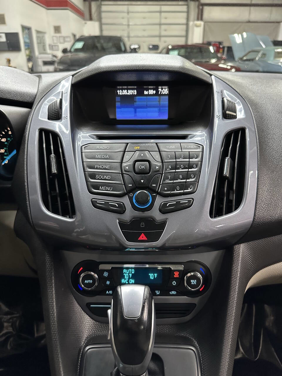 Used 2014 Ford Transit Connect Titanium FWD image 28