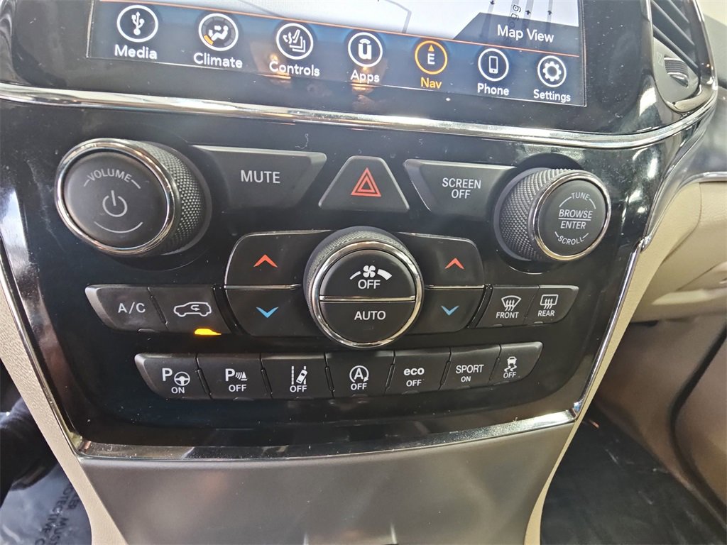 Used 2020 Jeep Grand Cherokee Limited w/ Trailer Tow Group IV image 22