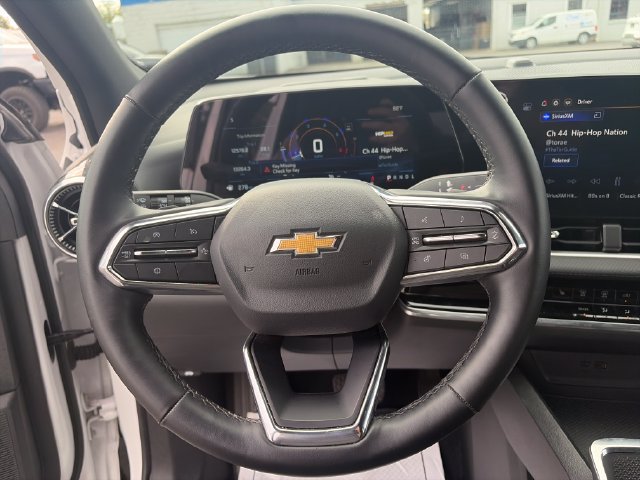 Used 2025 Chevrolet Equinox LT AWD/4WD image 14