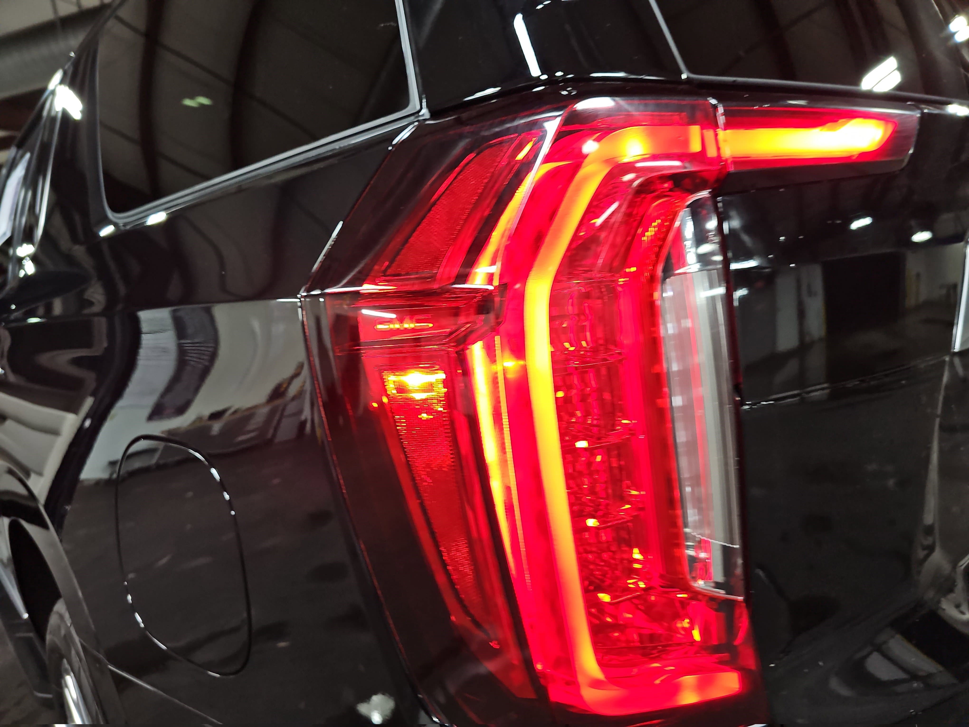 Used 2024 GMC Yukon Denali w/ Advanced Technology Package image 36