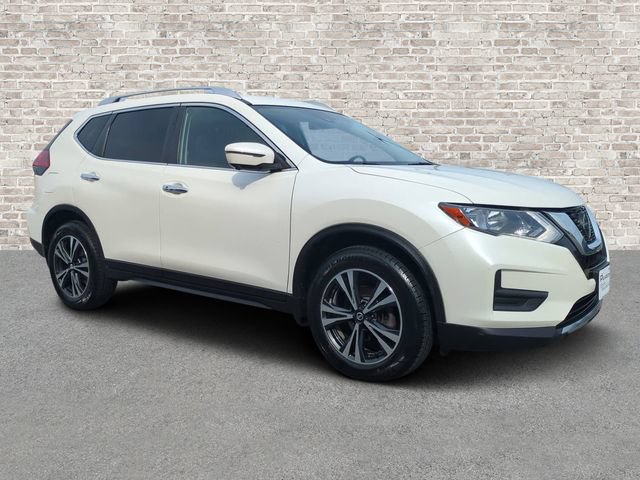 Used 2019 Nissan Rogue SV w/ Premium Package FWD image 1
