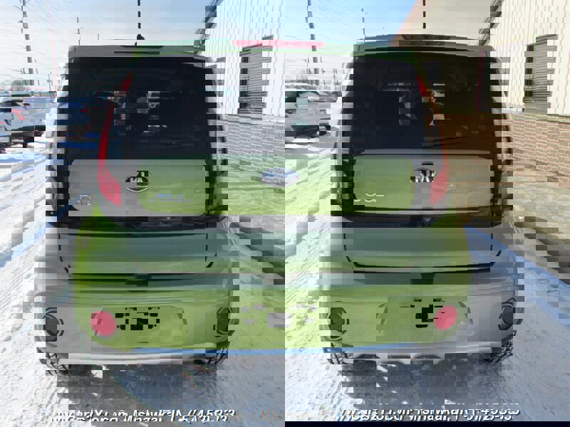 Used 2018 Kia Soul + FWD image 5